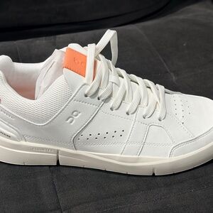 On Brand The ROGER Clubhouse Women's Shoes Size 9.5 - White/Flamingo